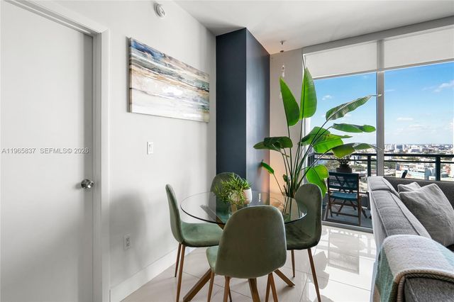 90 SW 3rd St 2706, Miami, FL 33130