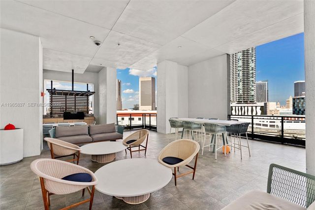 90 SW 3rd St 2706, Miami, FL 33130