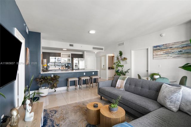 90 SW 3rd St 2706, Miami, FL 33130