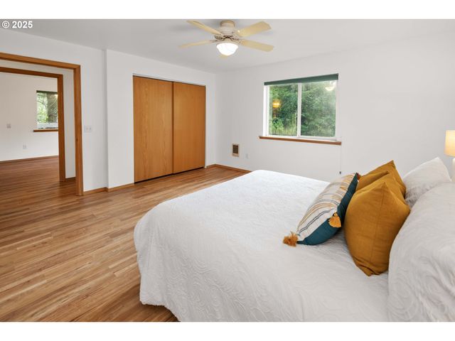 89022 WELCH Rd, Astoria, OR 97103