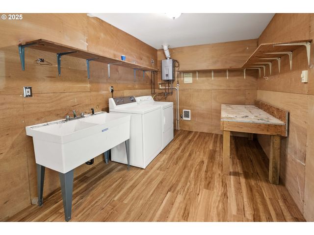 89022 WELCH Rd, Astoria, OR 97103