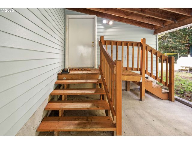 89022 WELCH Rd, Astoria, OR 97103