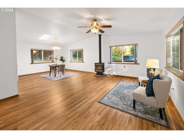 89022 WELCH Rd, Astoria, OR 97103