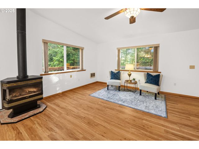 89022 WELCH Rd, Astoria, OR 97103