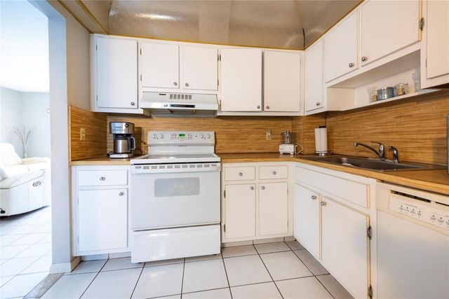 3850 Washington Street 710, Hollywood, FL 33021