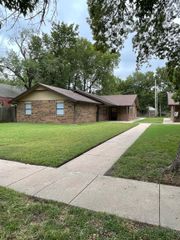 413 N Millwood St, Wichita, KS 67203