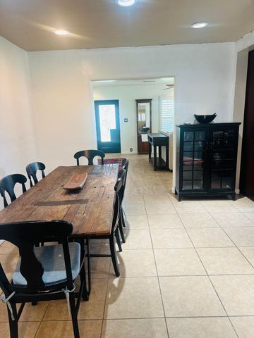 24297 Ave 324, Woodlake, CA 93286