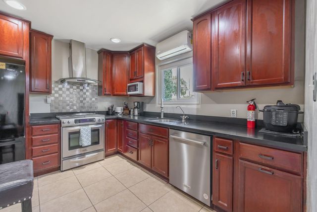 24297 Ave 324, Woodlake, CA 93286