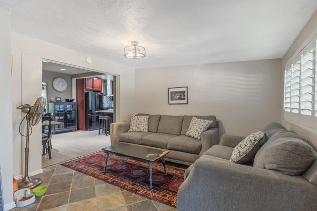 24297 Ave 324, Woodlake, CA 93286