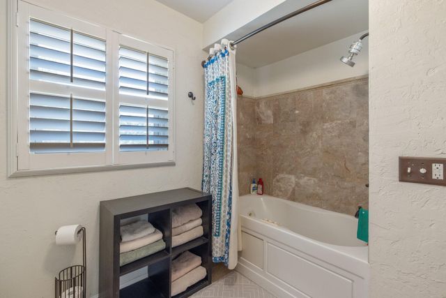 24297 Ave 324, Woodlake, CA 93286