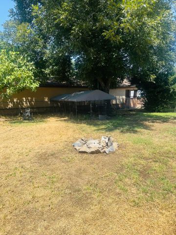 24297 Ave 324, Woodlake, CA 93286