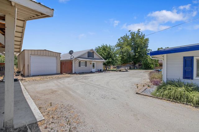 24297 Ave 324, Woodlake, CA 93286