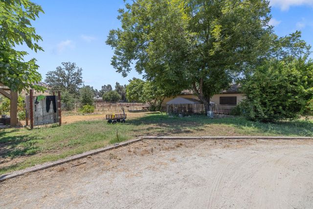 24297 Ave 324, Woodlake, CA 93286