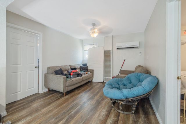 24297 Ave 324, Woodlake, CA 93286