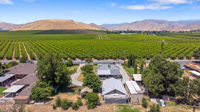 24297 Ave 324, Woodlake, CA 93286