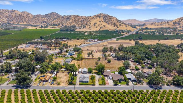 24297 Ave 324, Woodlake, CA 93286