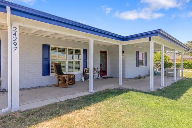 24297 Ave 324, Woodlake, CA 93286