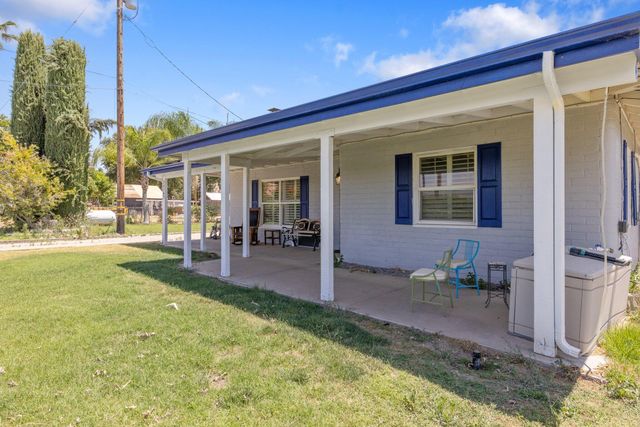 24297 Ave 324, Woodlake, CA 93286