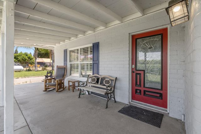 24297 Ave 324, Woodlake, CA 93286