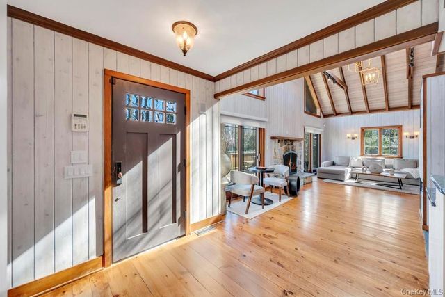 150 Copeces Lane, East Hampton, NY 11937