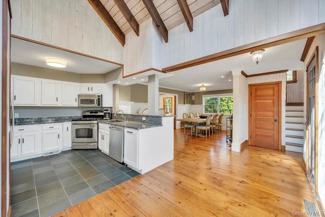 150 Copeces Lane, East Hampton, NY 11937