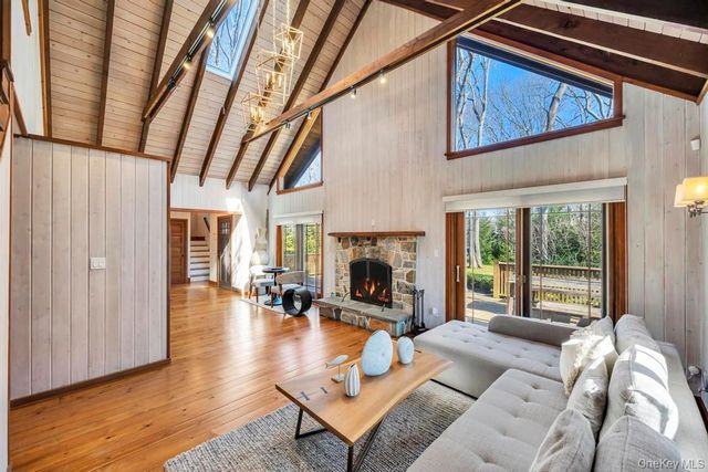 150 Copeces Lane, East Hampton, NY 11937
