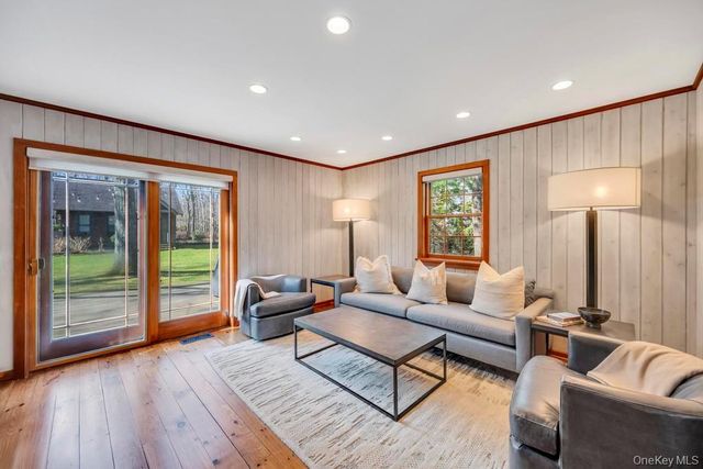 150 Copeces Lane, East Hampton, NY 11937