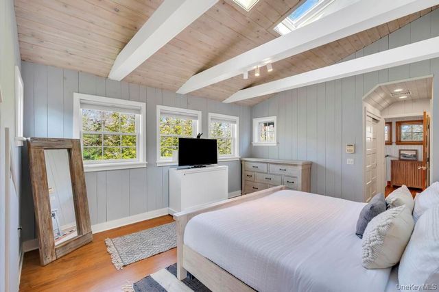 150 Copeces Lane, East Hampton, NY 11937