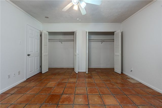 809 Crestview Dr, Corpus Christi, TX 78412