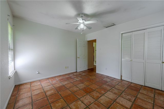 809 Crestview Dr, Corpus Christi, TX 78412
