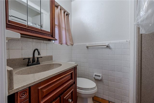 809 Crestview Dr, Corpus Christi, TX 78412