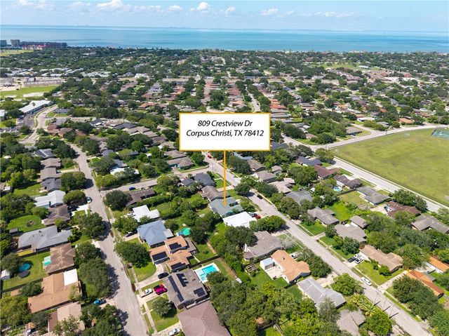 809 Crestview Dr, Corpus Christi, TX 78412