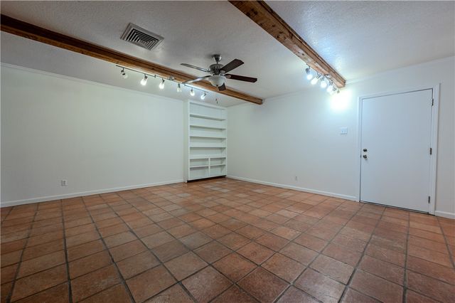809 Crestview Dr, Corpus Christi, TX 78412