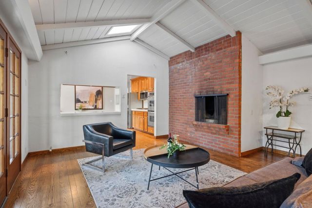 135 Harcross Road, Woodside, CA 94062