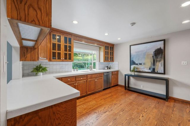 135 Harcross Road, Woodside, CA 94062