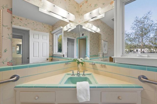 135 Harcross Road, Woodside, CA 94062