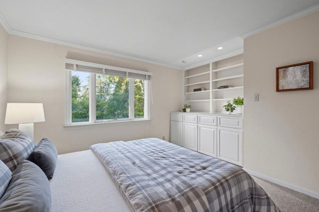 135 Harcross Road, Woodside, CA 94062