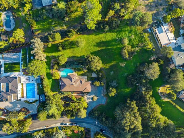 135 Harcross Road, Woodside, CA 94062