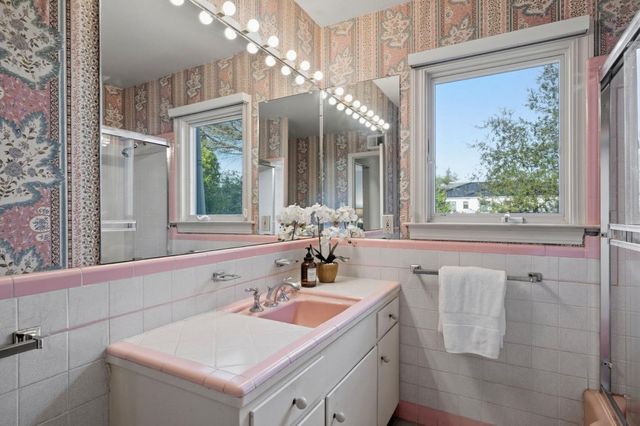 135 Harcross Road, Woodside, CA 94062