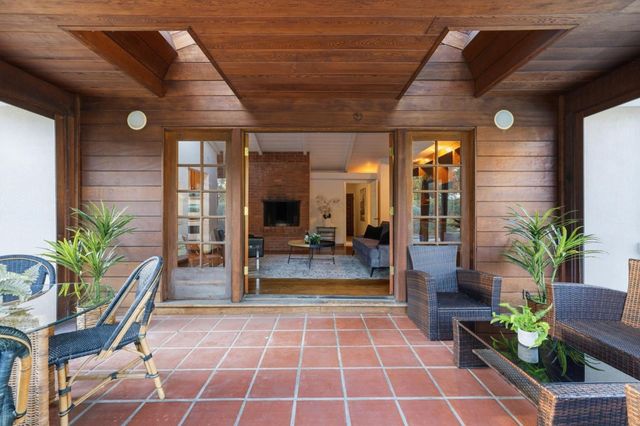 135 Harcross Road, Woodside, CA 94062