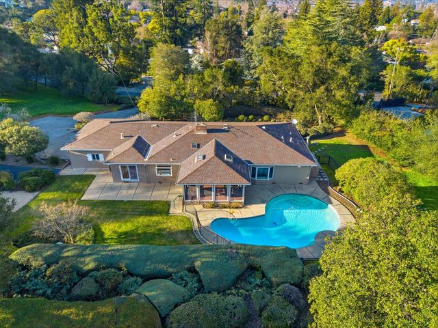 135 Harcross Road, Woodside, CA 94062