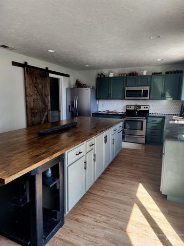 19098 Kenney Way, Caldwell, ID 83605
