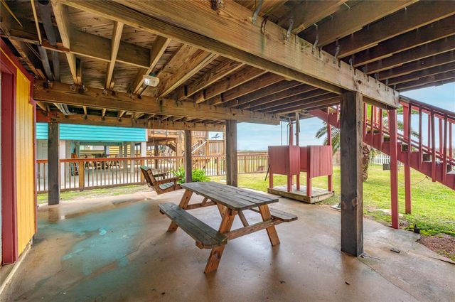 17423 Bristow Drive, Galveston, TX 77554