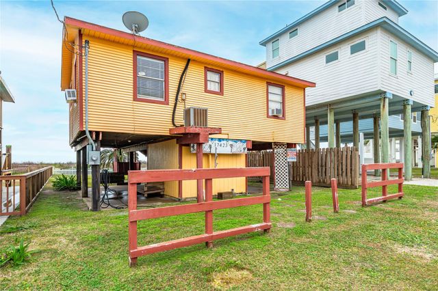 17423 Bristow Drive, Galveston, TX 77554
