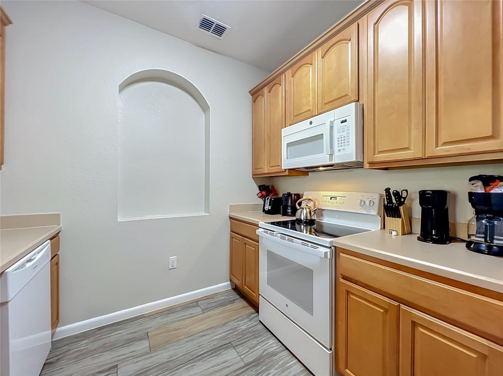 Image 18 of property listing at 4814 CAYVIEW AVENUE 10213, Orlando, FL 32819
