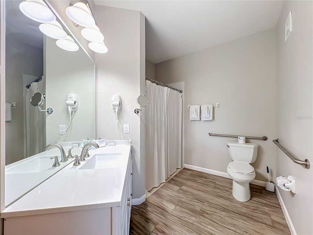 Image 8 of property listing at 4814 CAYVIEW AVENUE 10213, Orlando, FL 32819