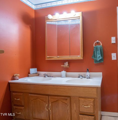 152 Shaw Street, Lebanon, VA 24266