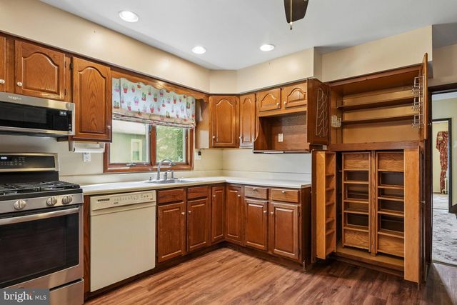 45 CARROLL AVE, Williamstown, NJ 08094