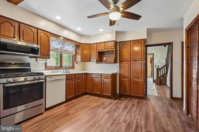 45 CARROLL AVE, Williamstown, NJ 08094