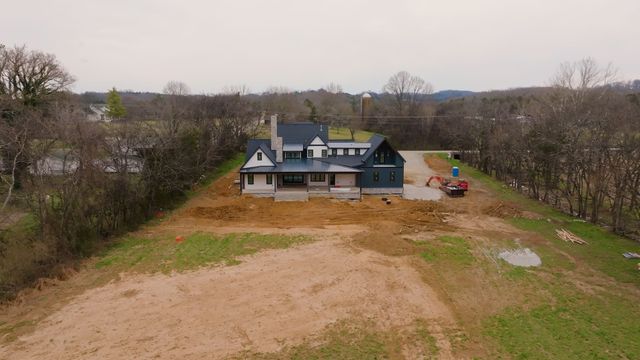 6801 Flat Creek Rd, College Grove, TN 37046